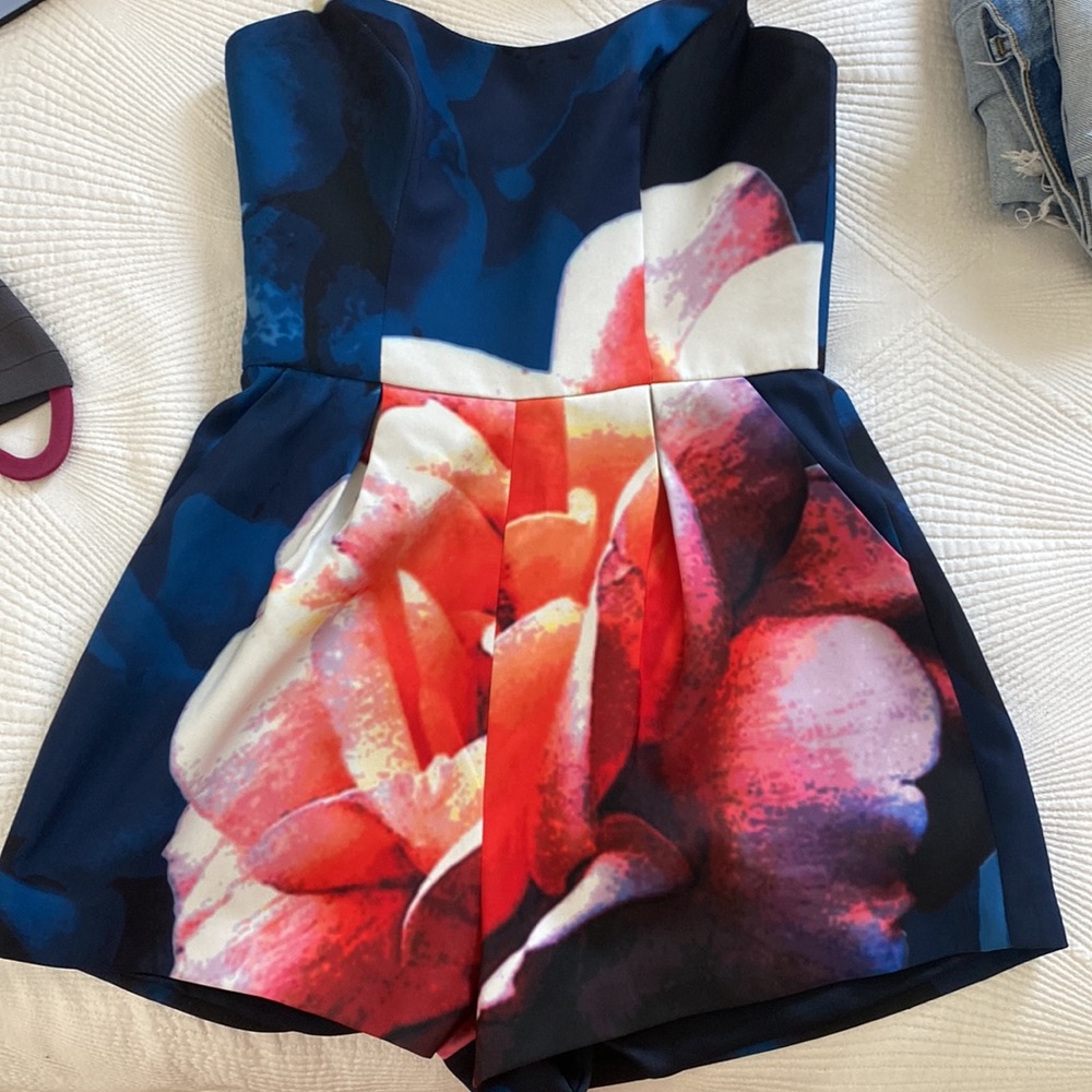 Keepsake the Label floral romper! Beautiful and only worn once size XS
